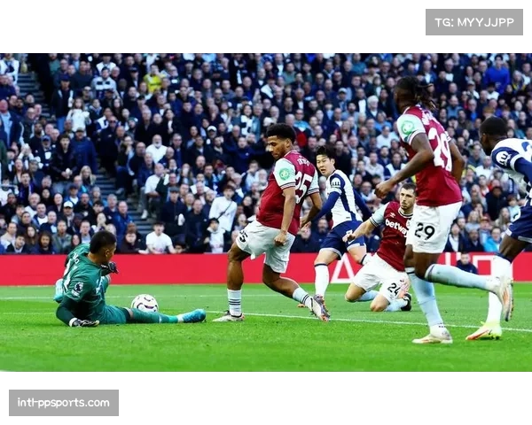 热刺4-0哥本哈根，布伦南·约翰逊破门后染红