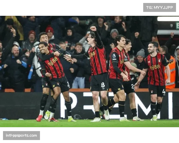 伯恩茅斯补时绝杀利物浦，阿德利第91分钟斜射破门